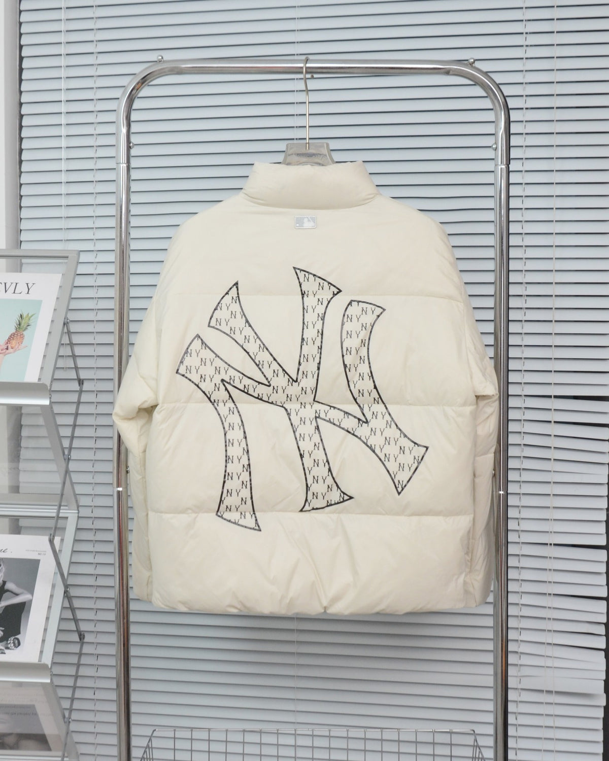 MLB New York Yankees Big Logo Puffer Jacket | Cream