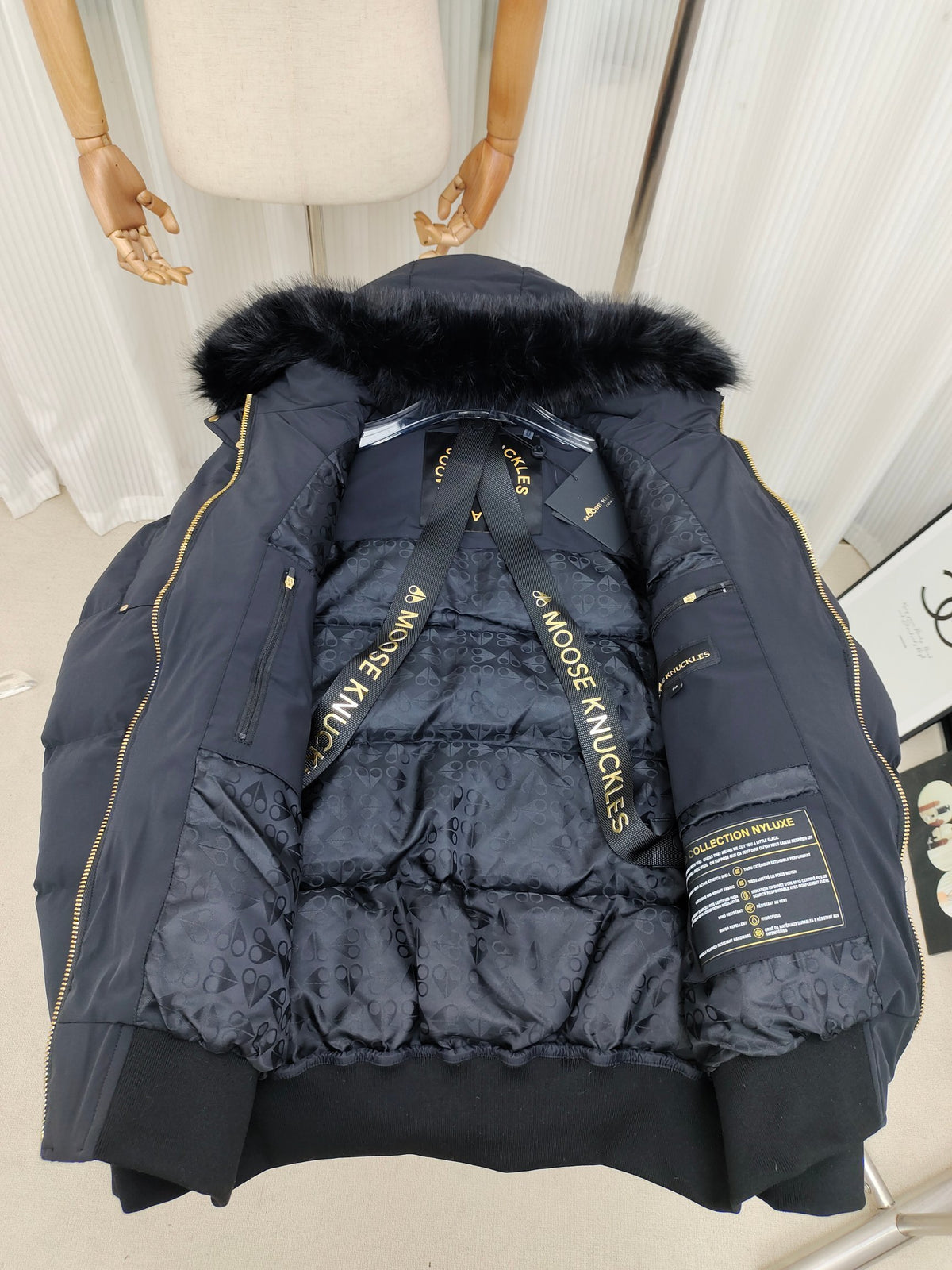 Moose Knuckles Hooded Puffer Bomber Jacket | Dark Navy