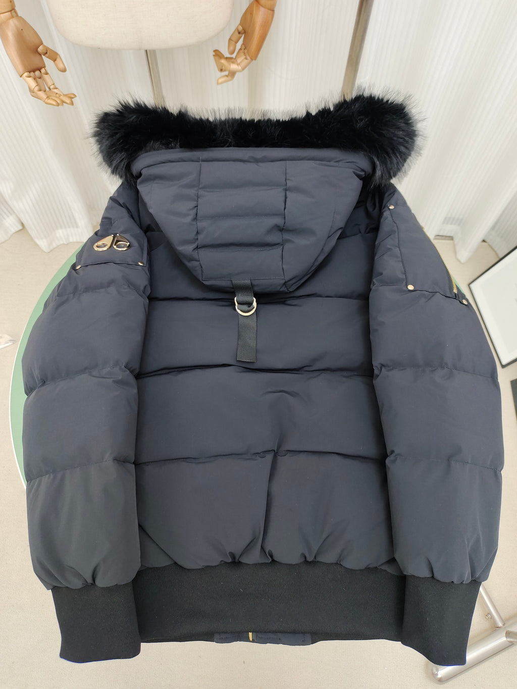 Moose Knuckles Hooded Puffer Bomber Jacket | Dark Navy