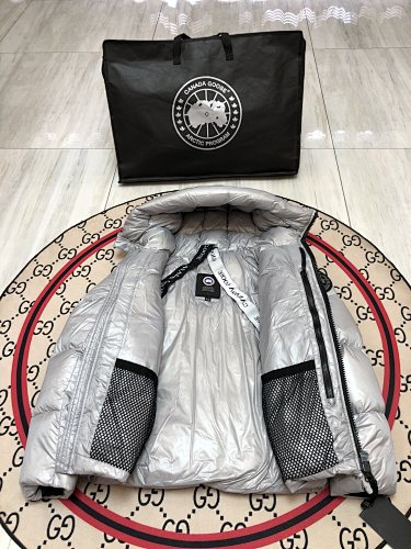 Canada Goose Crofton Hooded Down Jacket – Silver
