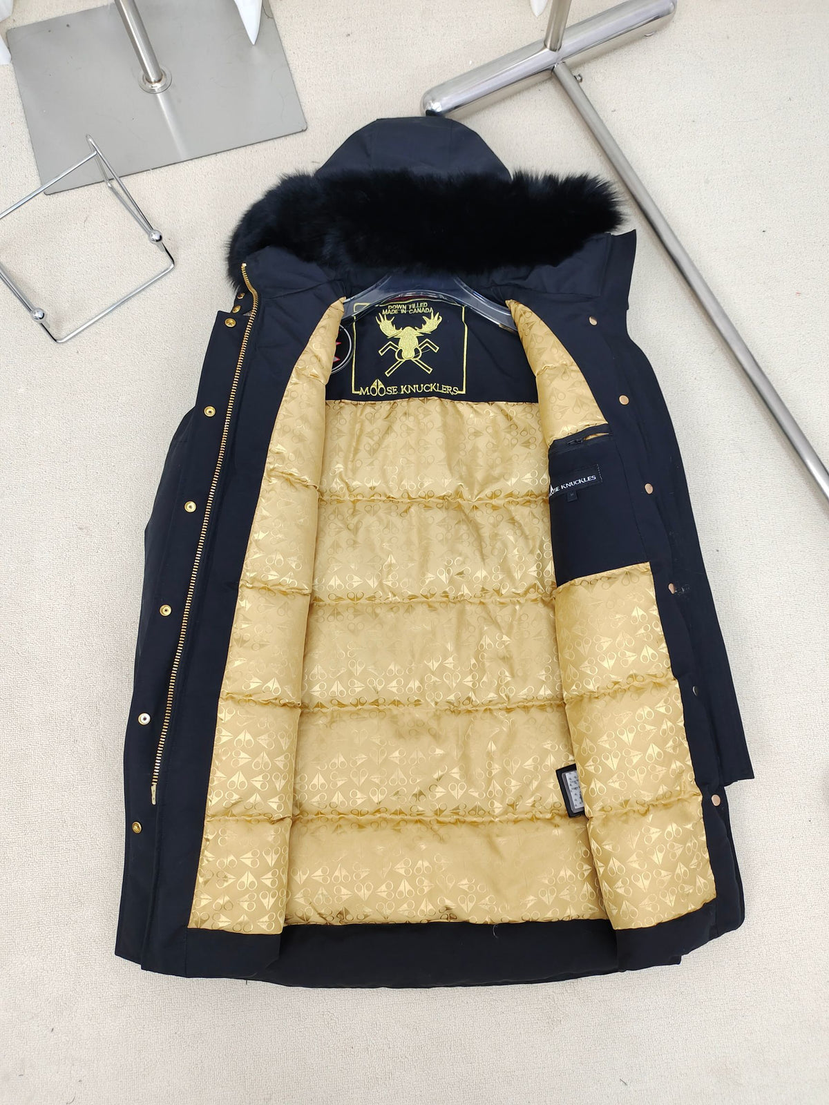 Moose Knuckles Women’s Long Down Parka – Navy