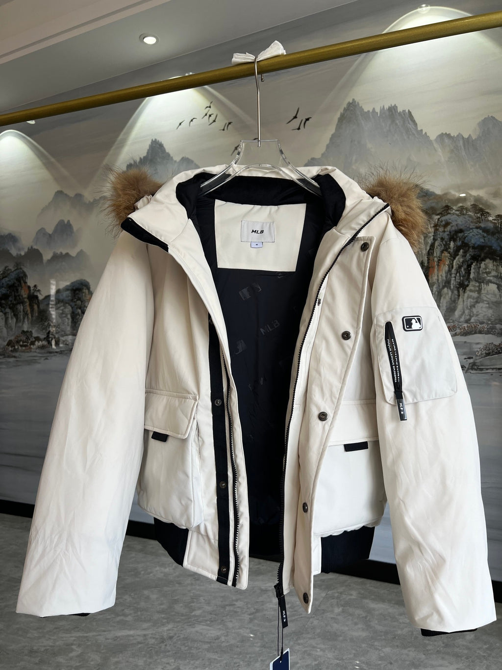 MLB Down Jacket – Cream & Fur Hood