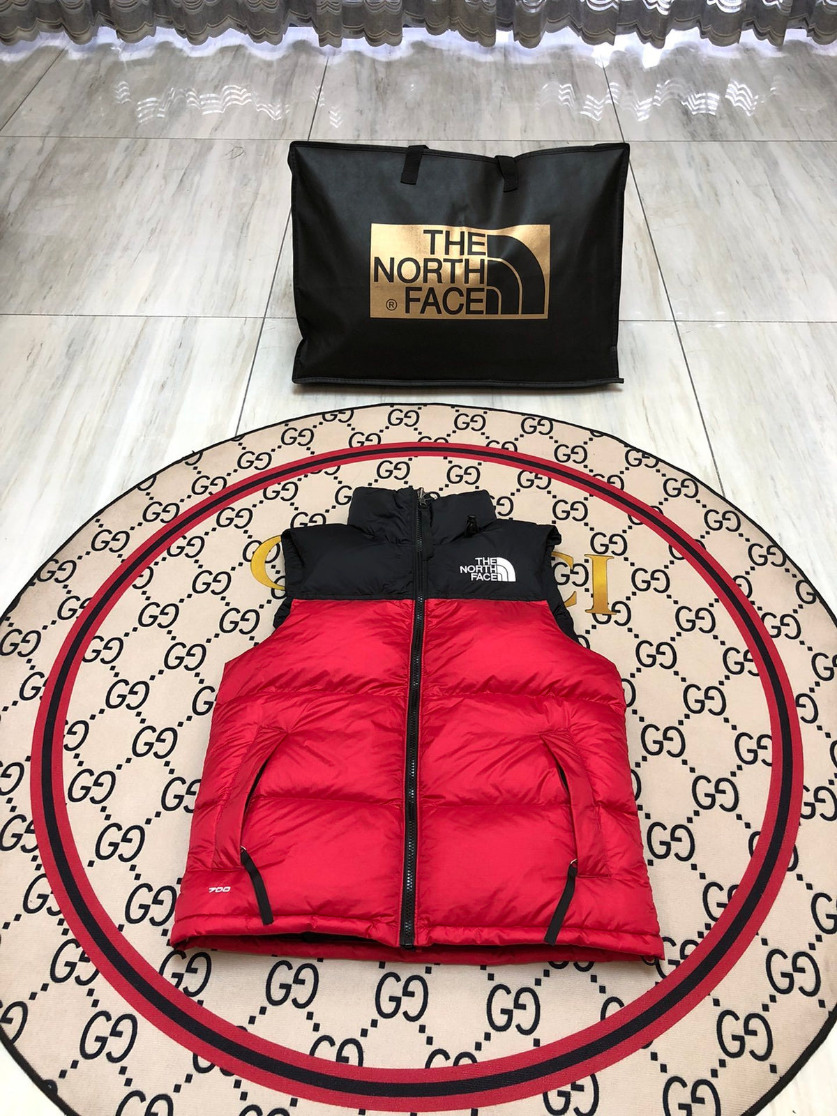 The North Face Unisex Puffer Vest | Red & Black