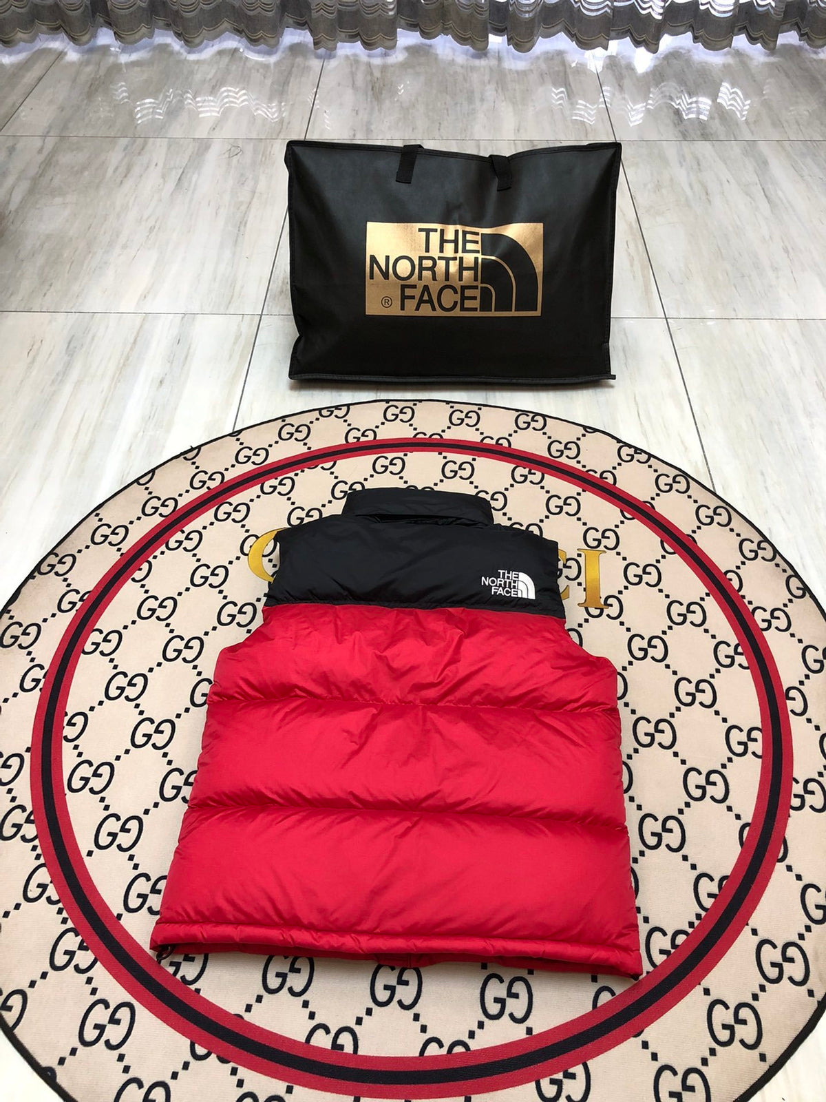 The North Face Unisex Puffer Vest | Red & Black