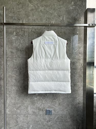 Canada Goose Down Vest – White